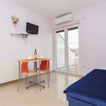 Beautiful In With Kitchen Apartment Kornic