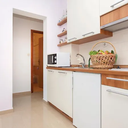 Beautiful In With Kitchen *